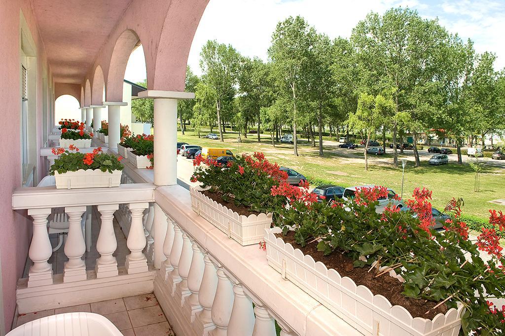 Bed and Breakfast Arkadenhaus Steiner Подерсдорф-ам-Зе Экстерьер фото
